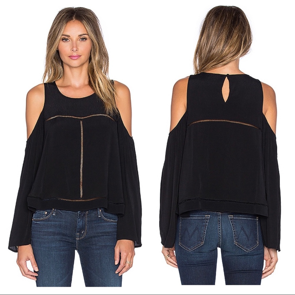 SOLD 🚫🚫🚫 Lovers + Friends cloudbreak cold shoulder boho top
